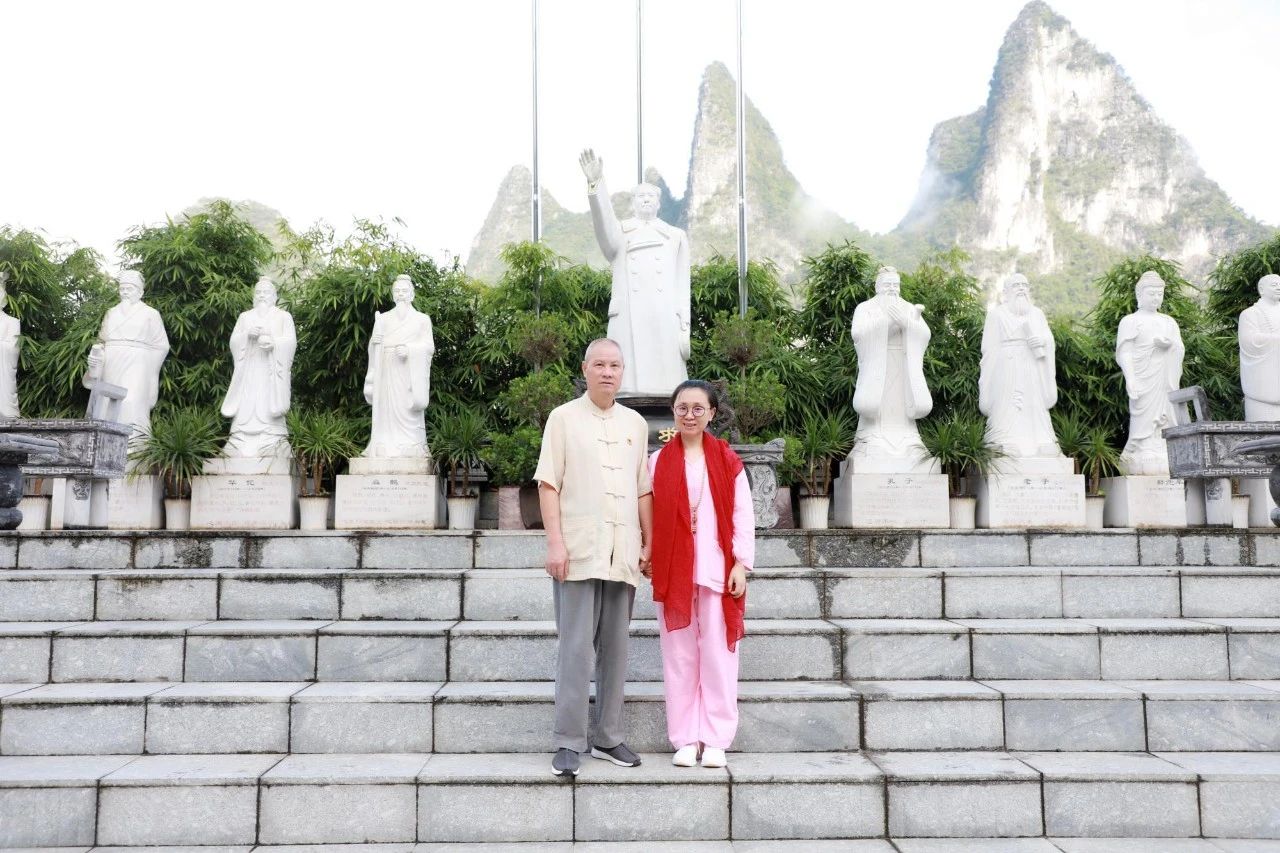 做最真實的自己,不要去做別人! 做最真實的自己,不要去做別人!