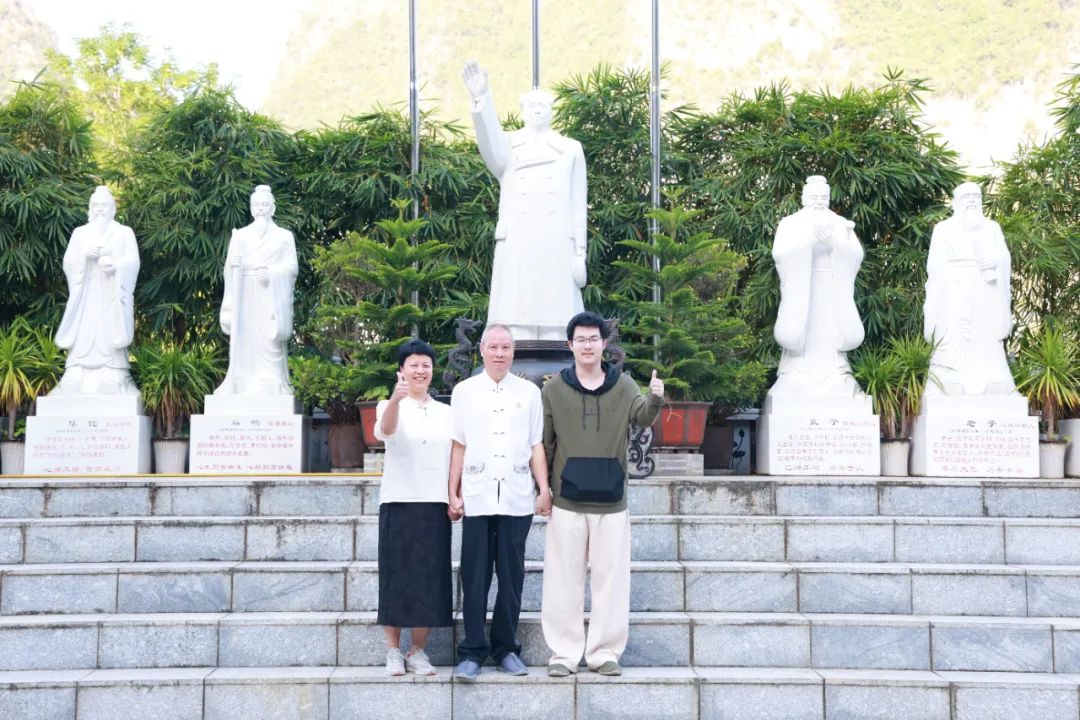 1728605913293695.jpg 1728605913293695.jpg