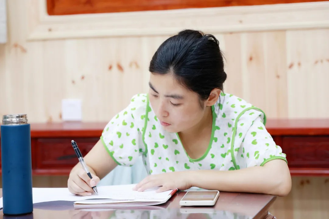 1728618395437357.jpg 1728618395437357.jpg