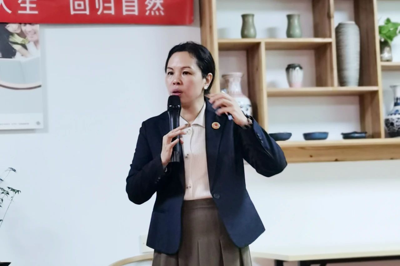 1728633826563728.jpg 1728633826563728.jpg