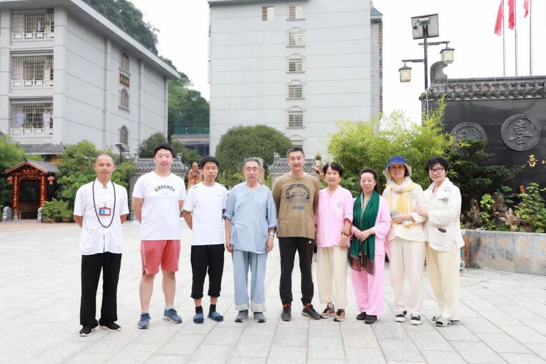 1729644404818576.jpg 1729644404818576.jpg