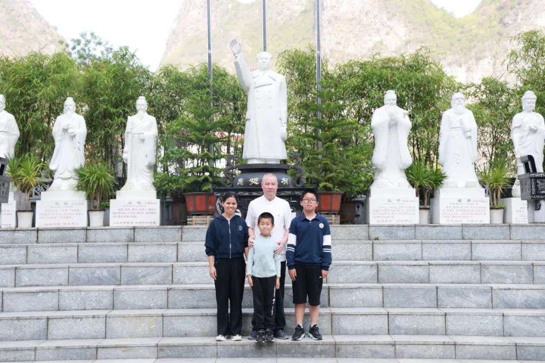 1747103745129379.jpg 1747103745129379.jpg