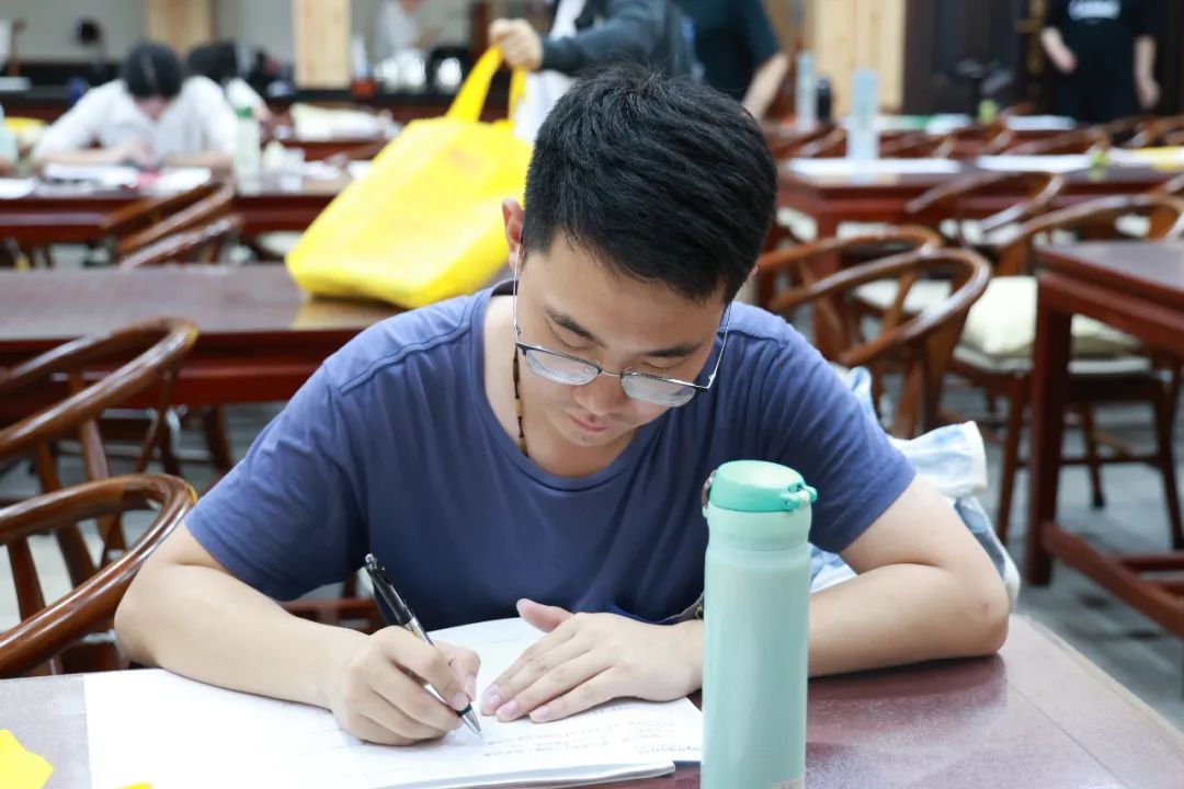 1752977064128815.jpg 1752977064128815.jpg